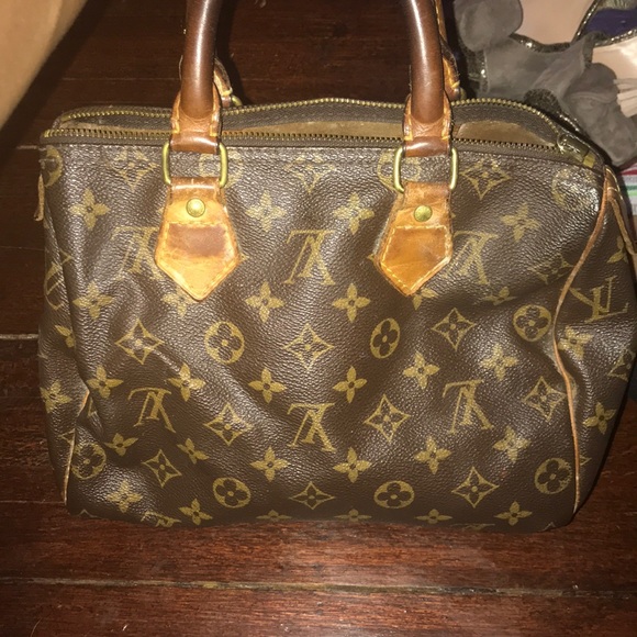 Louis Vuitton Handbags - Vintage Authentic Louis Vuitton Speedy 25 bag